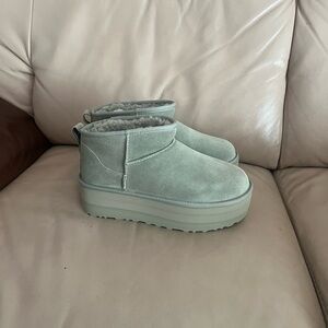 UGG Classic Ultra Mini Platform Boot